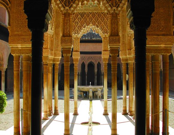 Alhambra Tour mit Audioguide + Granada City Pass Card