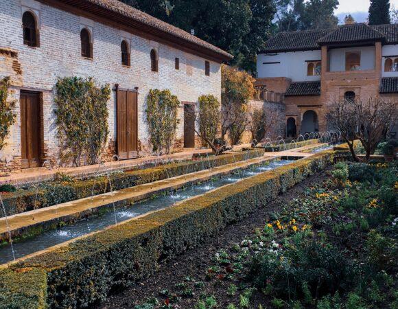 Visite Guidée Complète de l'Alhambra + City Pass Card