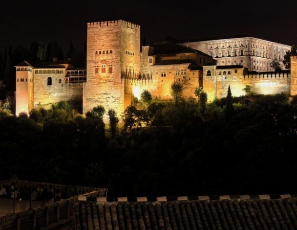 Alhambra by Night: Visit Nasrid Palaces and Carlos V Palace