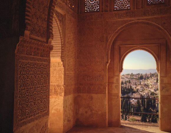 Granada Day & Night: Alhambra con Audioguida + Spettacolo di Flamenco